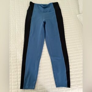 Abercrombie YPB Leggings Blue size M Short. NWOT